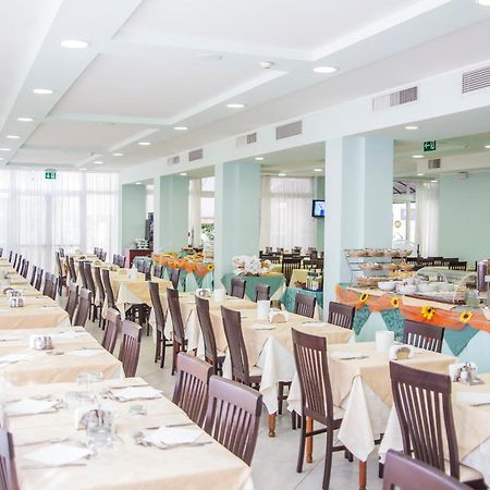 Ciccio Hotel Misano Adriatico Ngoại thất bức ảnh