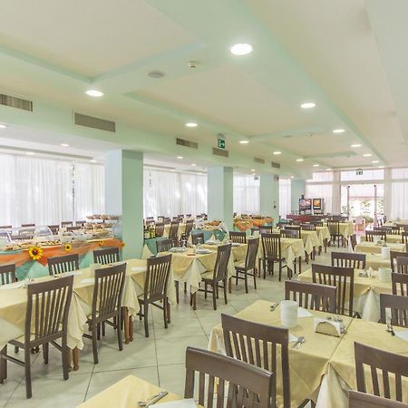 Ciccio Hotel Misano Adriatico Ngoại thất bức ảnh